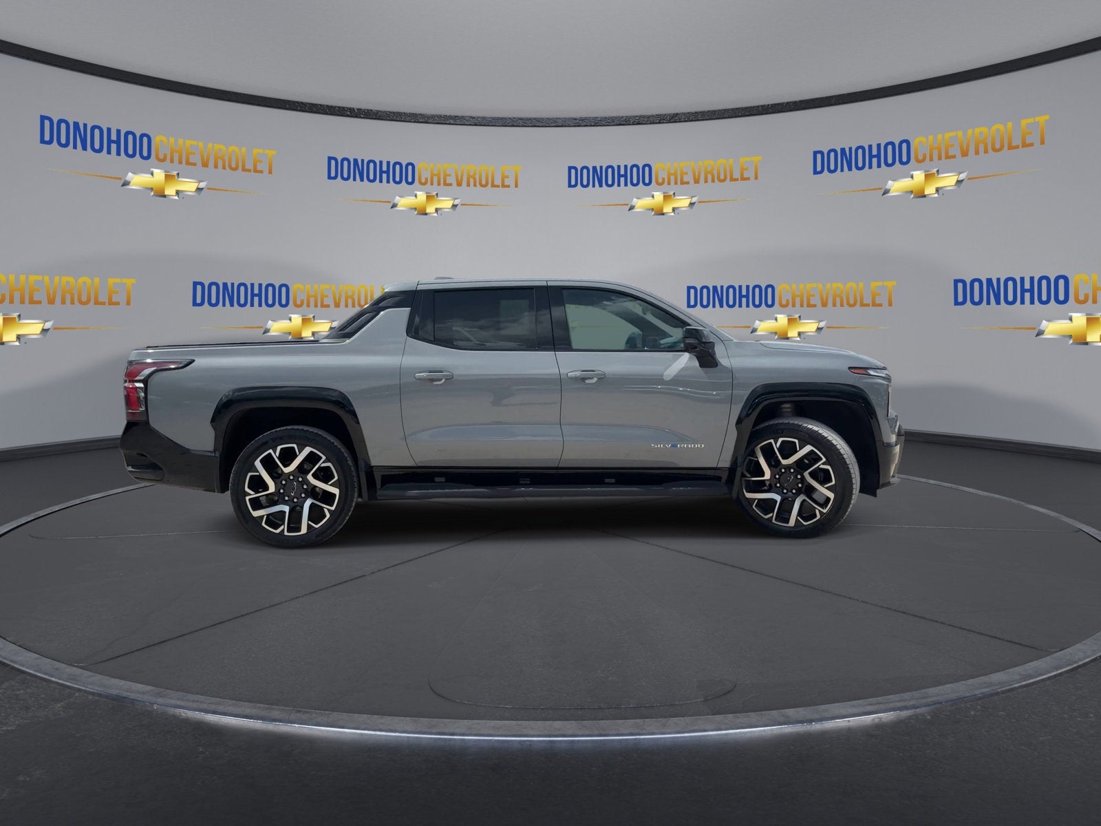 2025 Chevrolet Silverado EV RST - Max Range