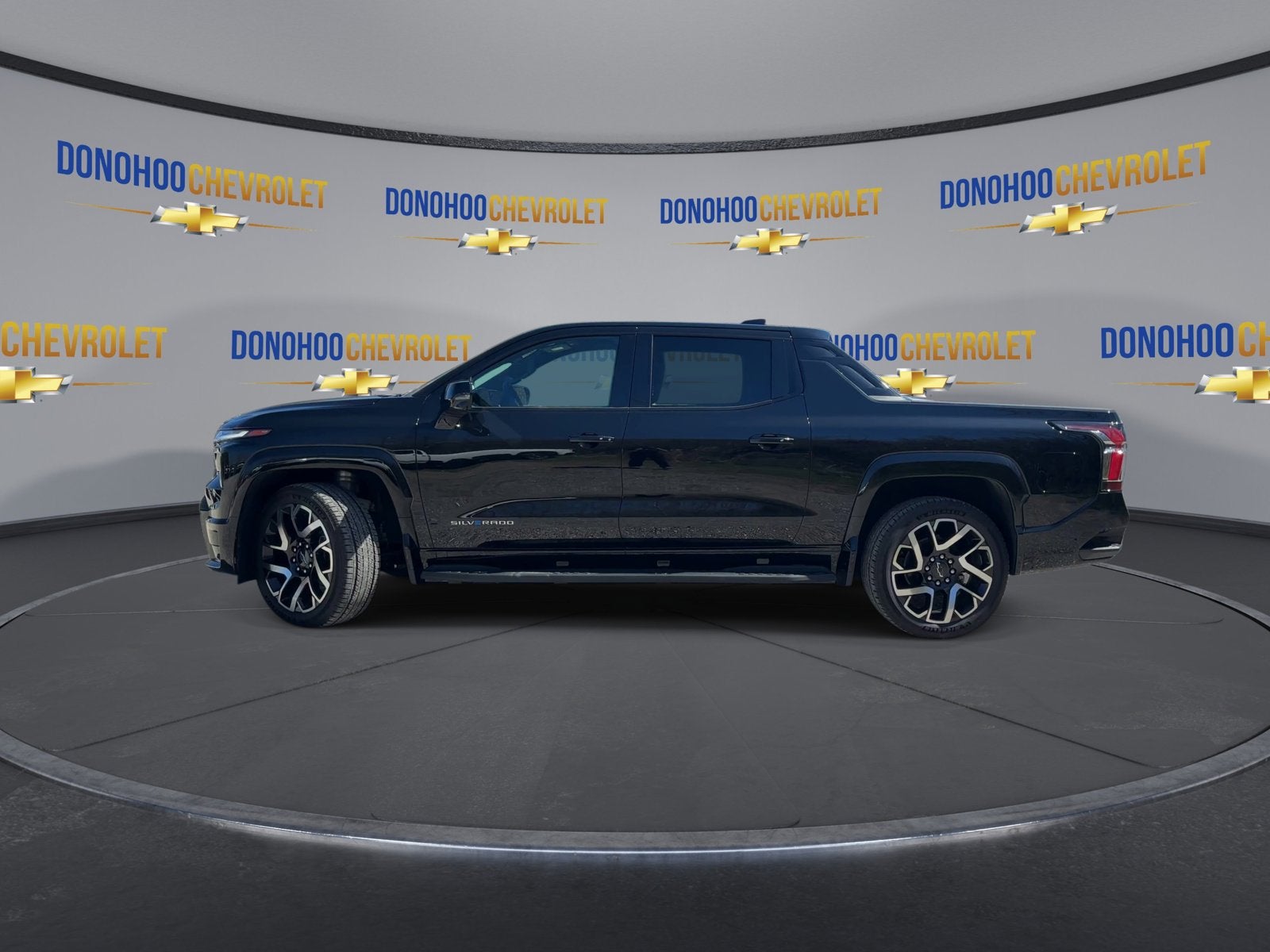 2024 Chevrolet Silverado EV RST