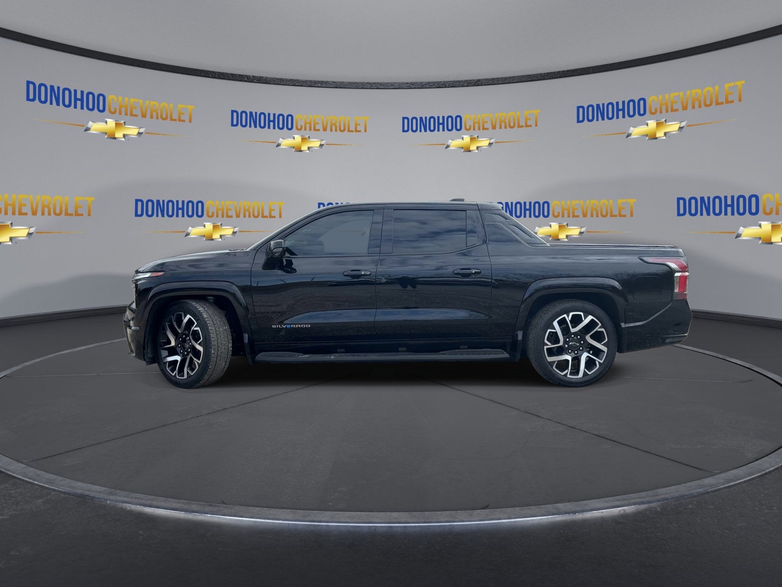 2024 Chevrolet Silverado EV RST