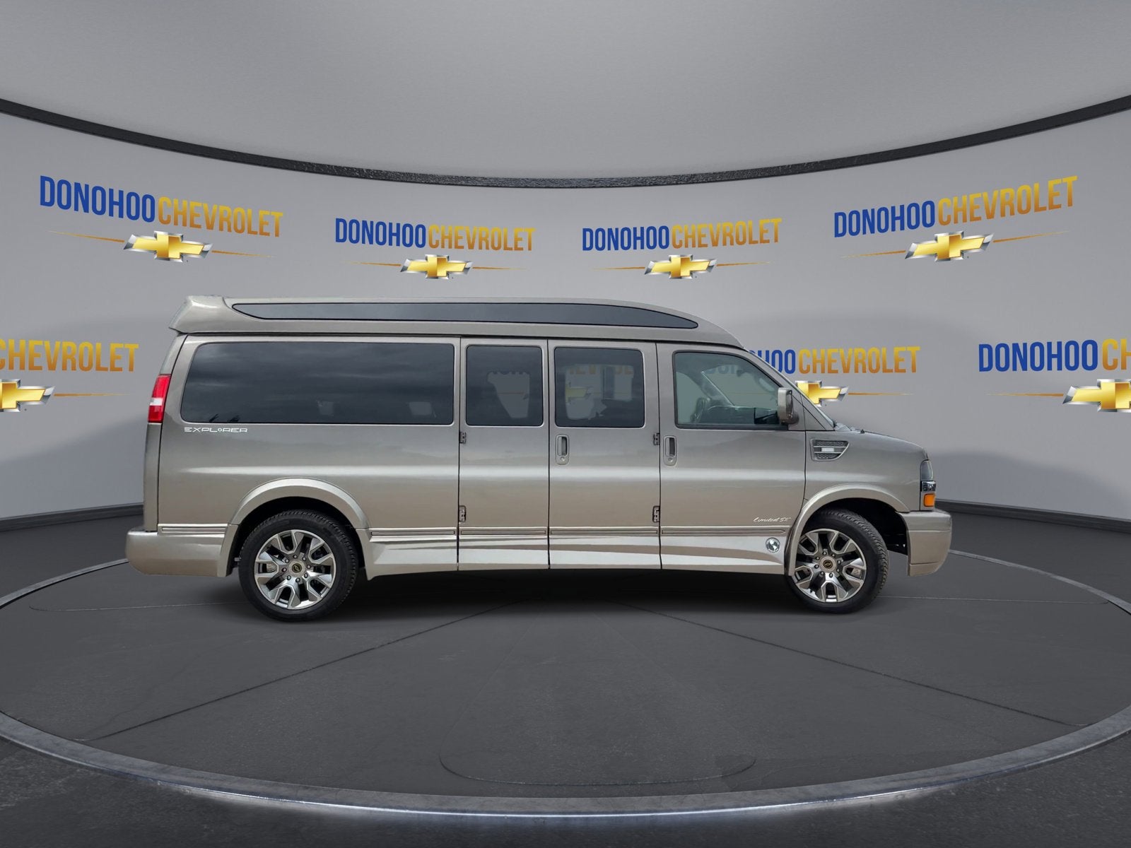 2025 Chevrolet Express Cargo 2500 WT