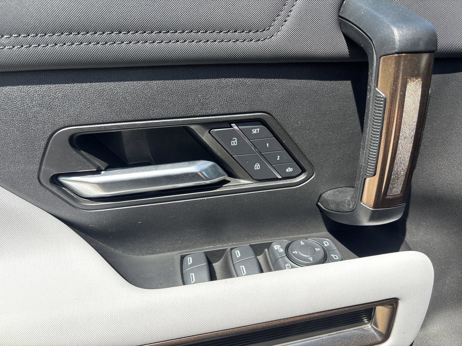 2024 GMC HUMMER EV SUV 2X