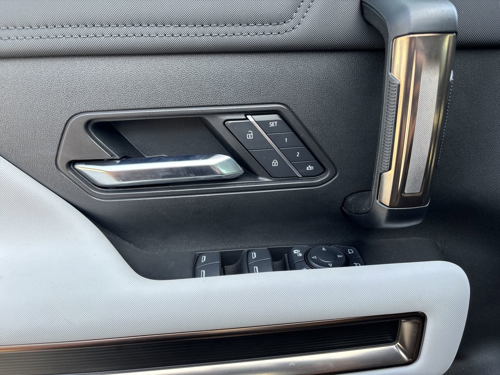 2025 GMC HUMMER EV SUV 2X