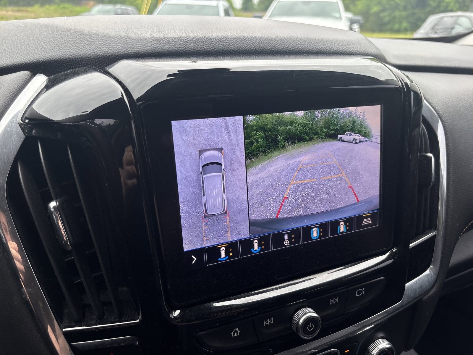 2020 Chevrolet Traverse LT Leather