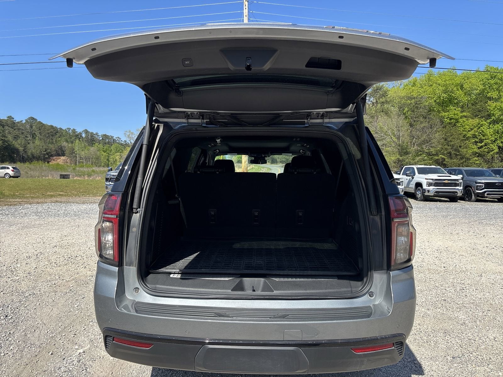 2023 Chevrolet Suburban RST