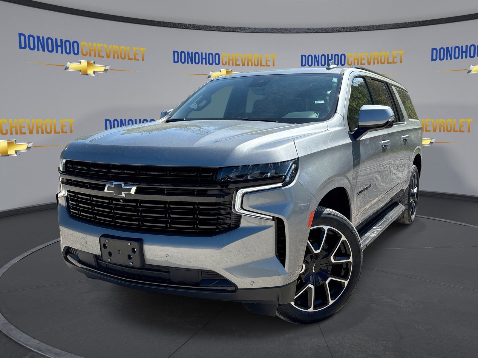 2023 Chevrolet Suburban RST