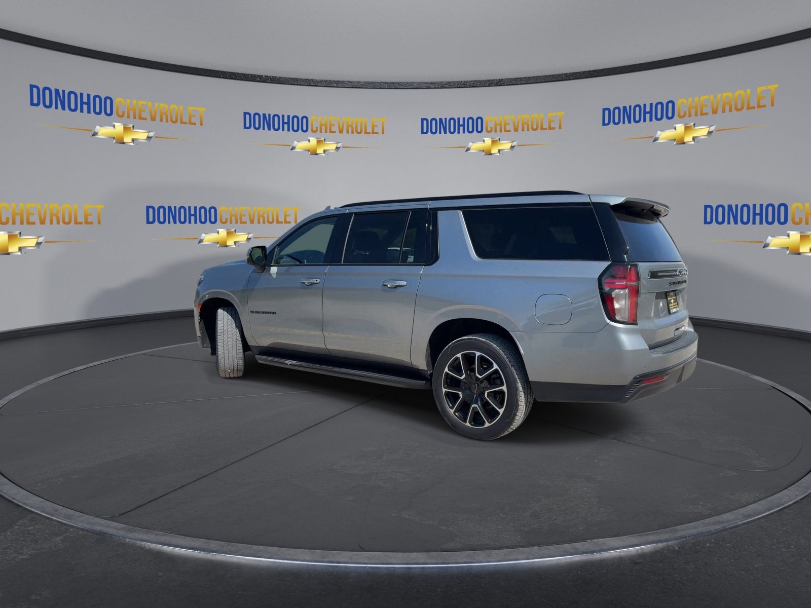 2023 Chevrolet Suburban RST