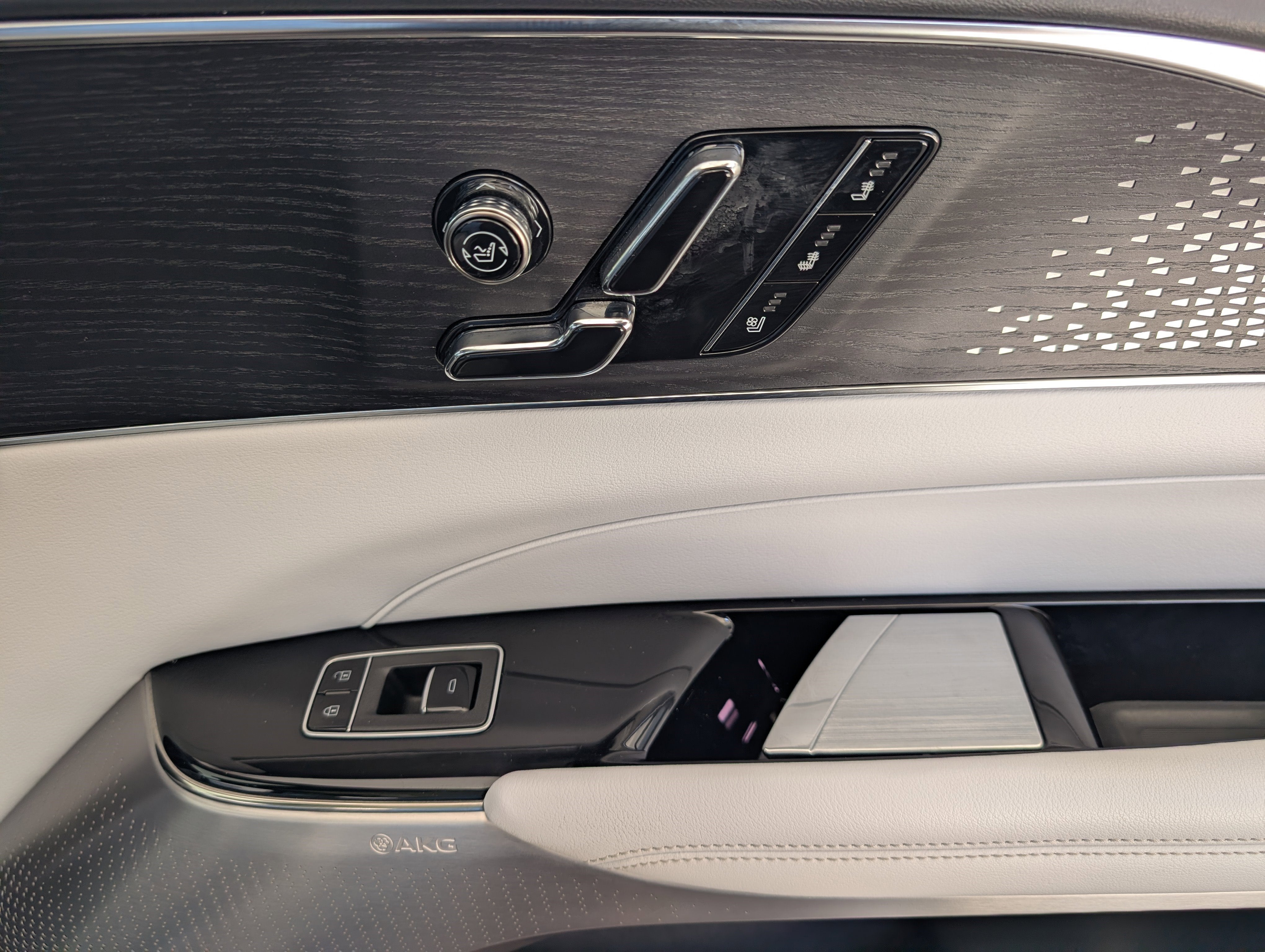 2023 Cadillac LYRIQ Luxury