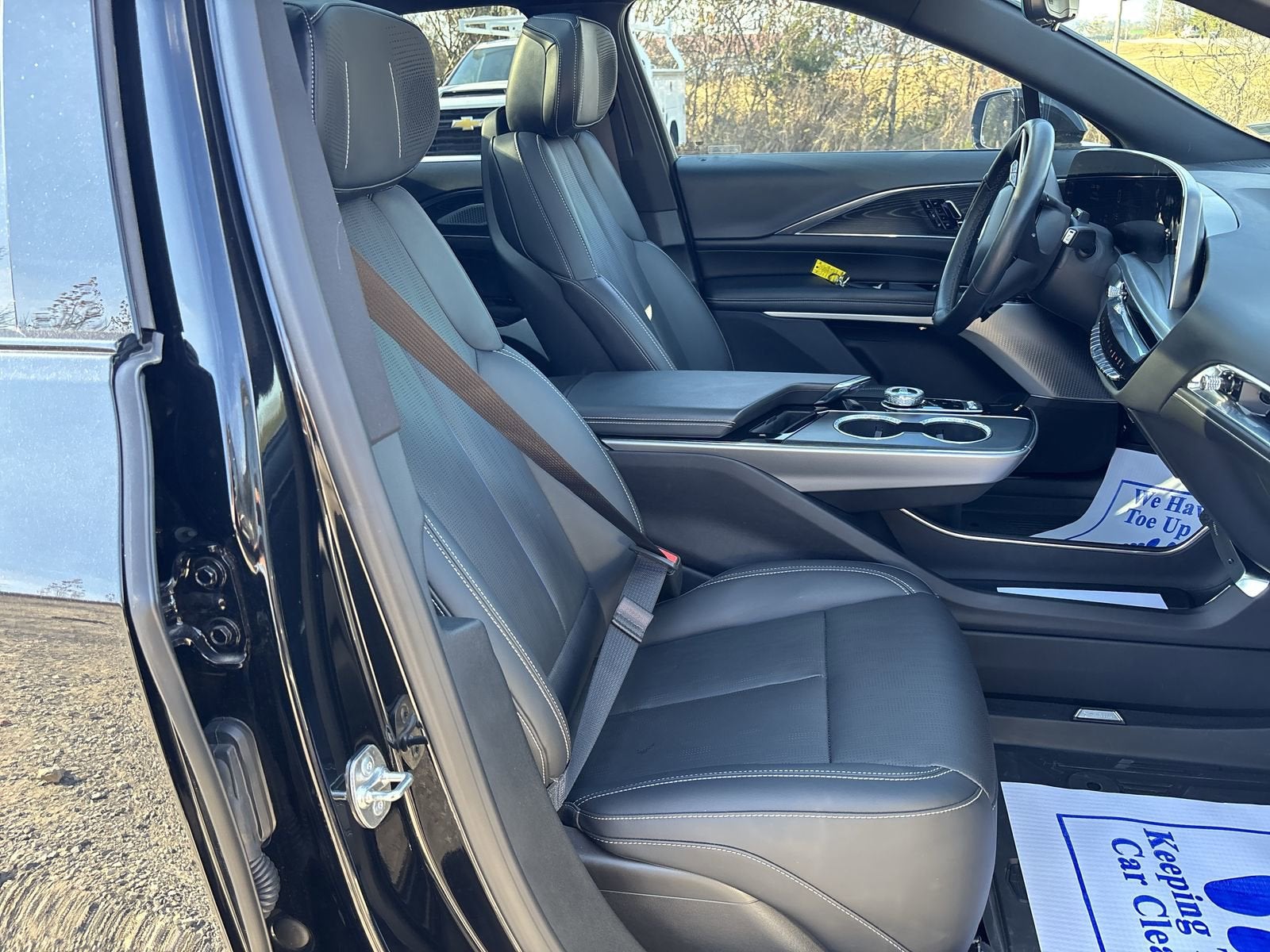 2024 Cadillac LYRIQ Sport 3