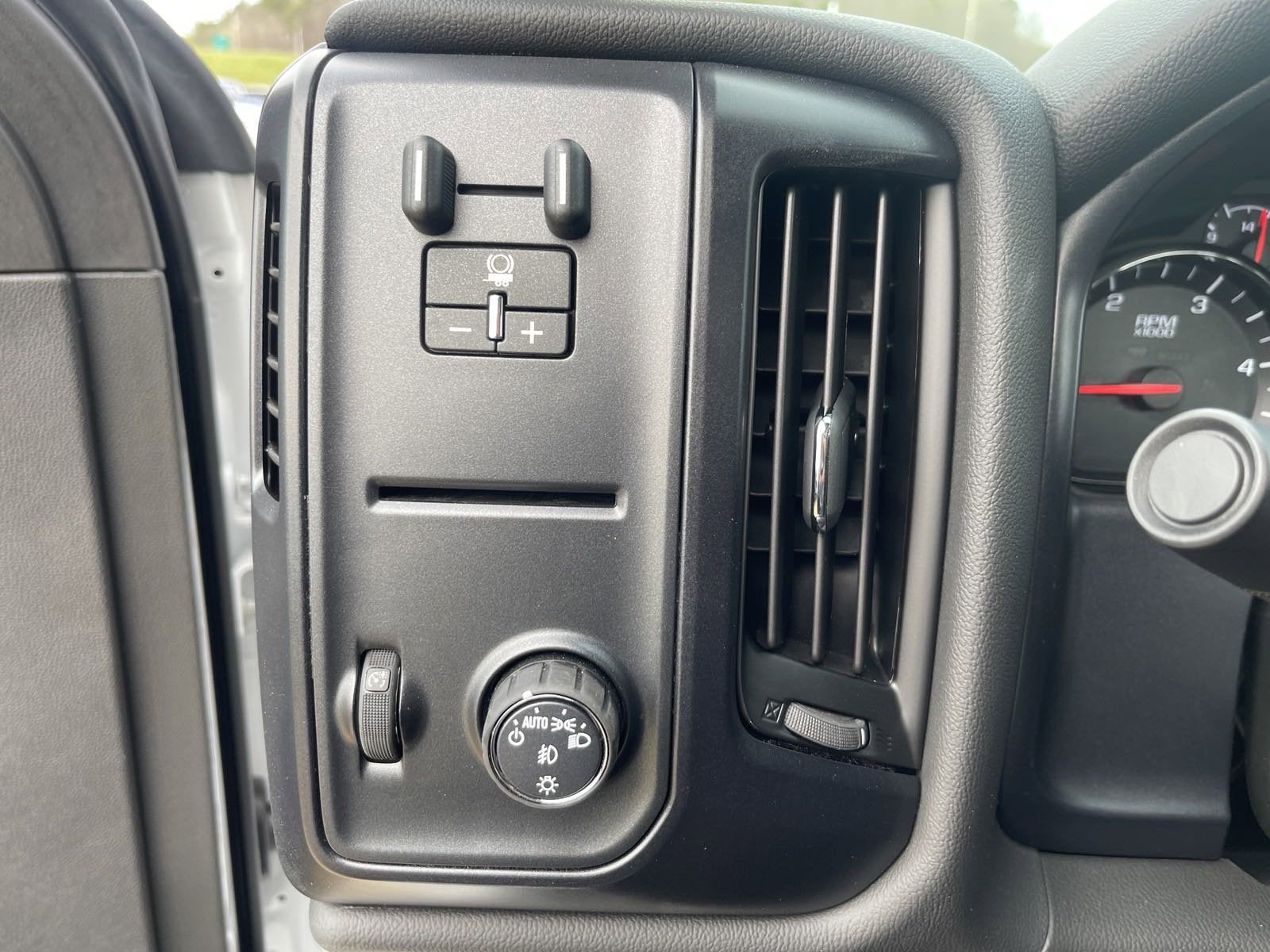 2023 Chevrolet Silverado 5500 HD Work Truck