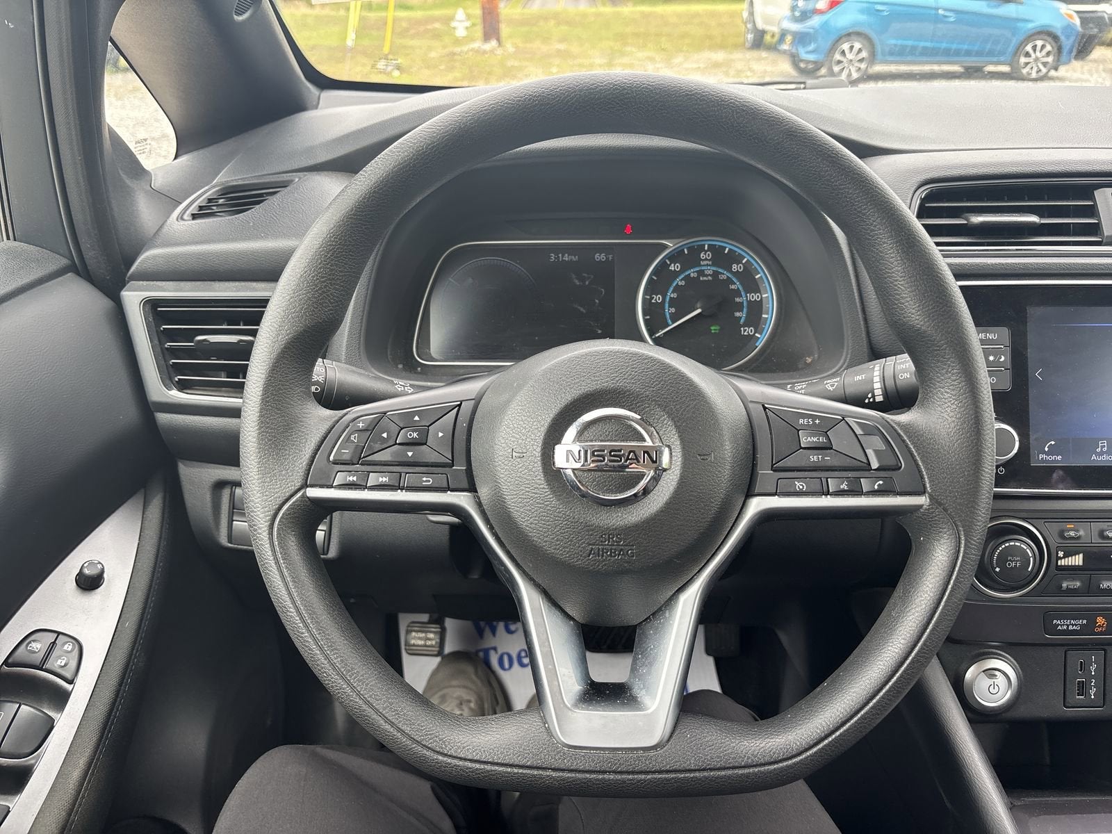 2022 Nissan LEAF S