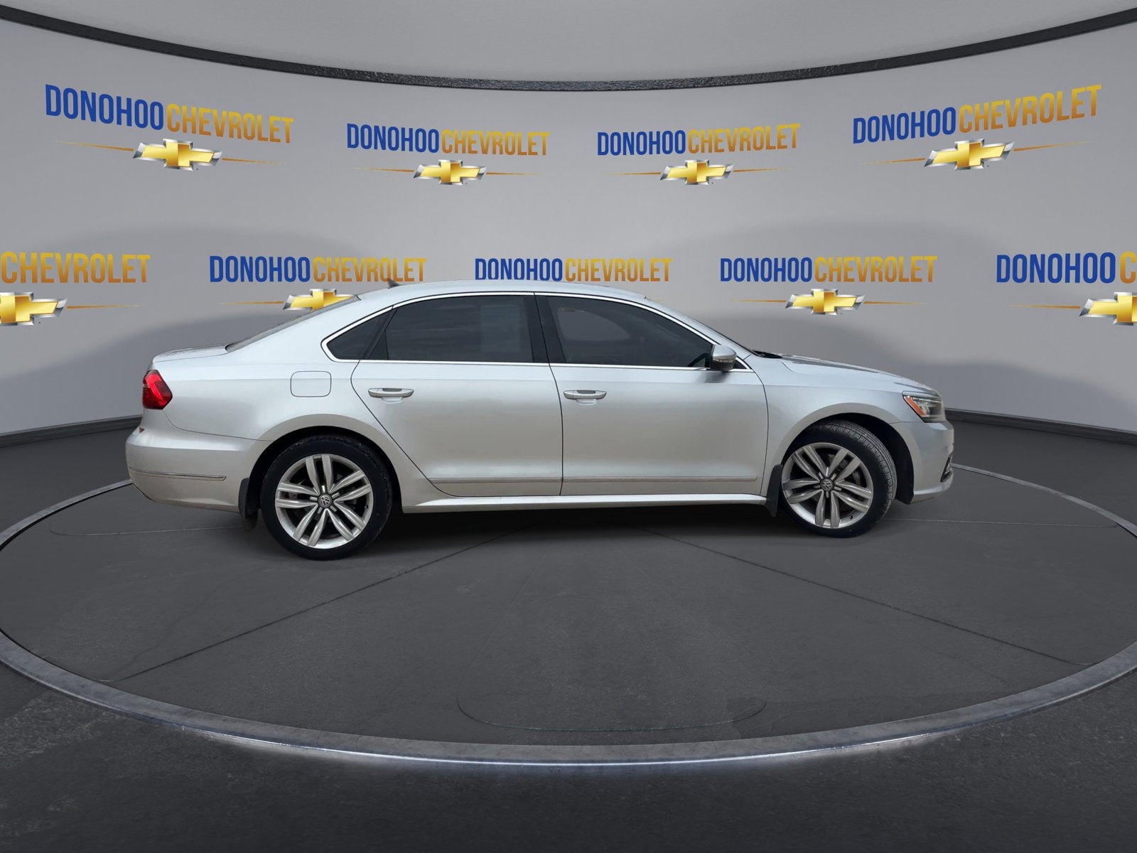 2016 Volkswagen Passat 1.8T SEL Premium
