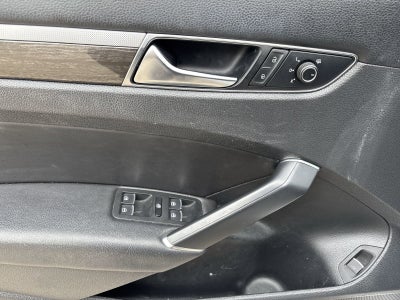 2016 Volkswagen Passat 1.8T SEL Premium