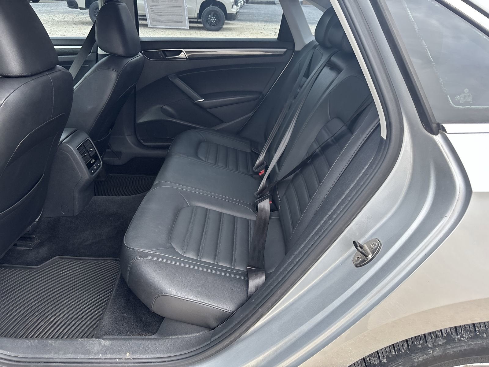 2016 Volkswagen Passat 1.8T SEL Premium