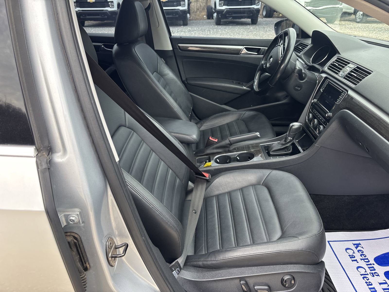 2016 Volkswagen Passat 1.8T SEL Premium