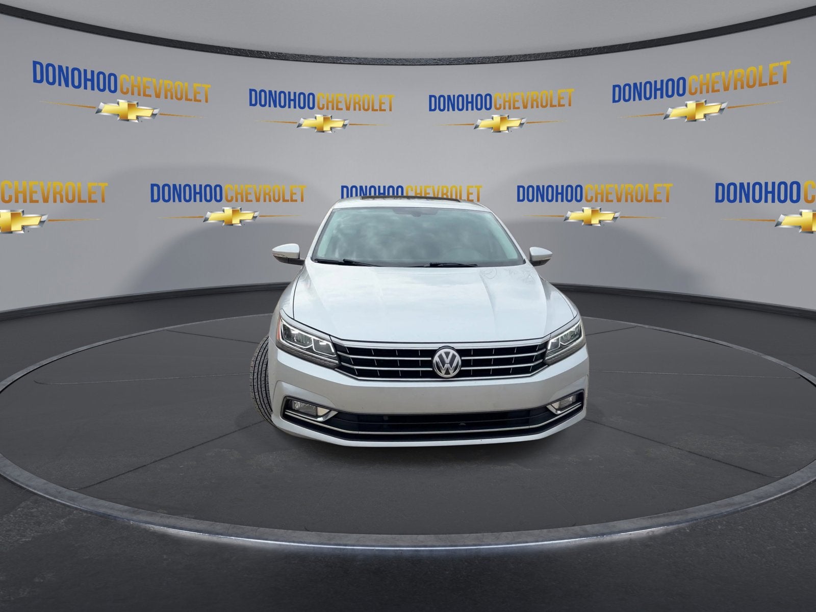 2016 Volkswagen Passat 1.8T SEL Premium