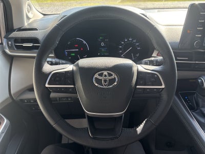 2022 Toyota Sienna XLE