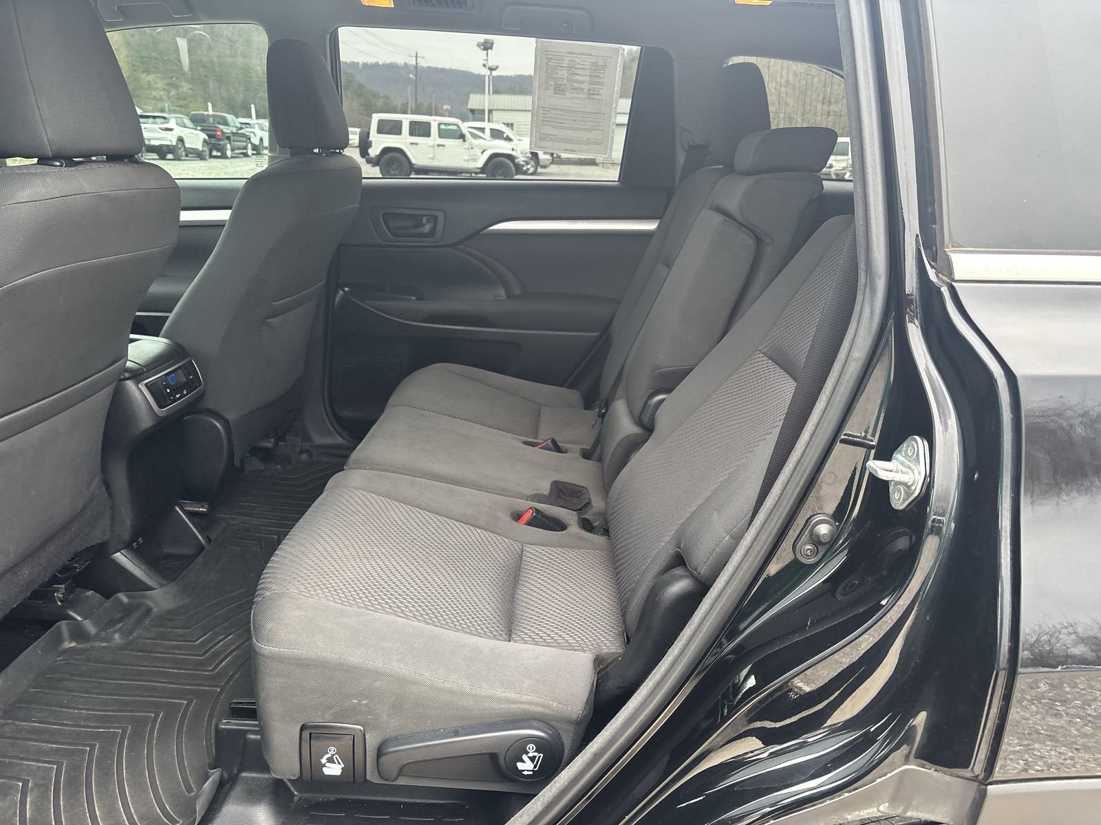 2018 Toyota Highlander LE