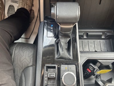 2022 Toyota Tundra 4WD SR5