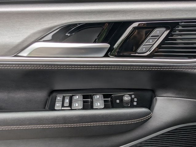 2025 Jeep Wagoneer L Series III