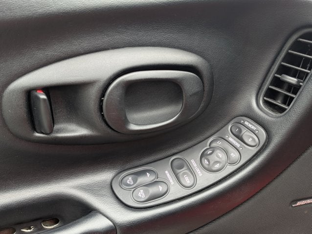 2004 Chevrolet Corvette 2dr Convertible