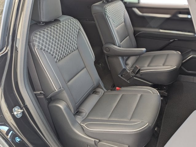 2024 GMC Acadia FWD Denali