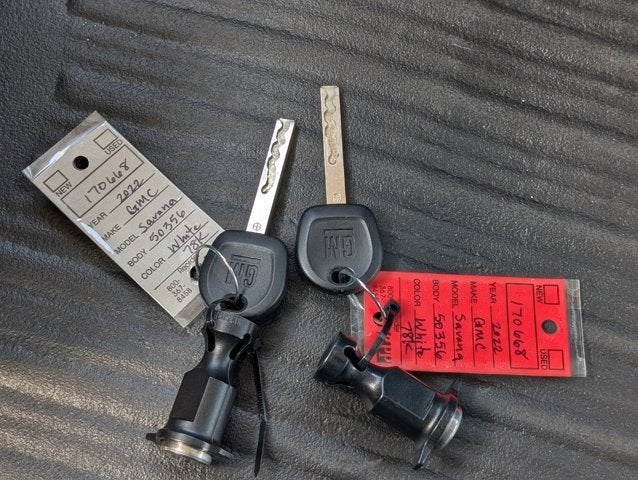 2022 GMC Savana Cargo Van RWD 3500 155"