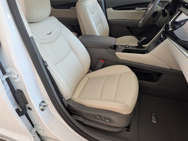 2025 Cadillac XT6 FWD Premium Luxury