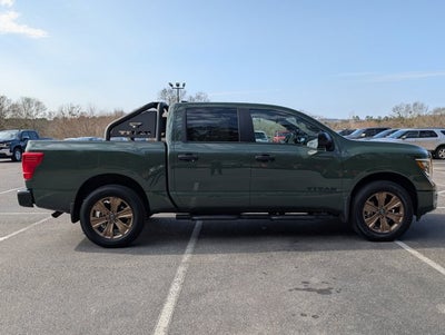 2024 Nissan Titan SV