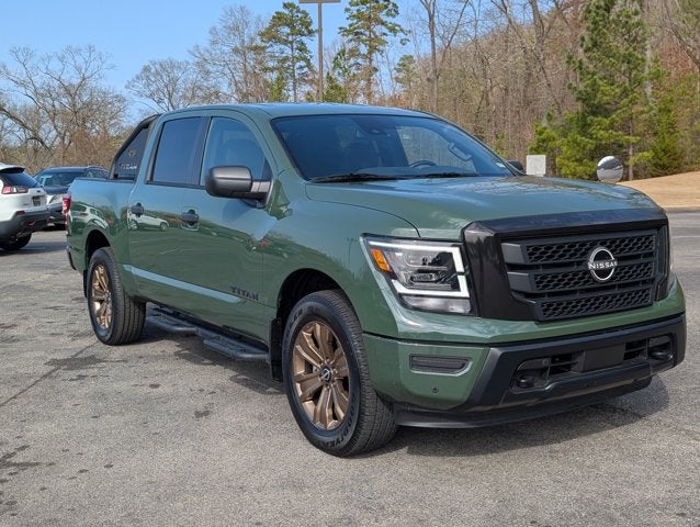 2024 Nissan Titan SV