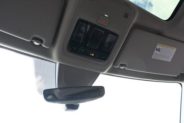 2024 Volkswagen Atlas 2.0T Peak Edition SE w/Technology