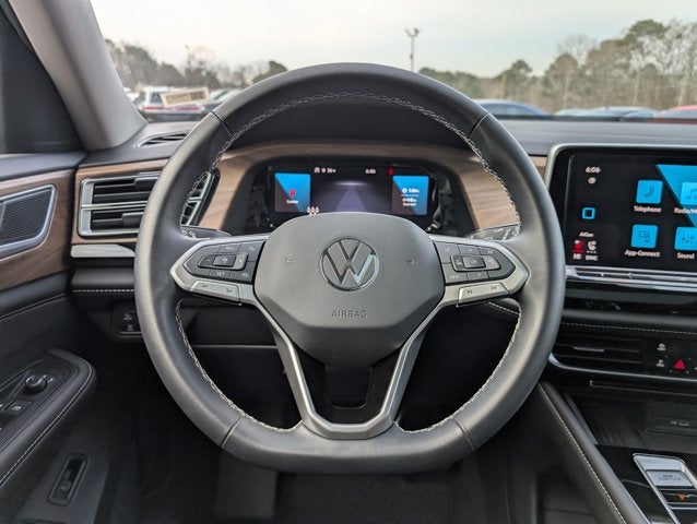 2025 Volkswagen Atlas 2.0T SE w/Technology