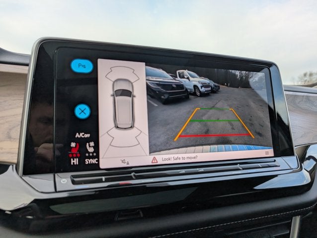 2025 Volkswagen Atlas 2.0T SE w/Technology