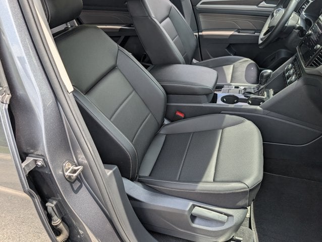 2023 Volkswagen Atlas 2.0T SE w/Technology