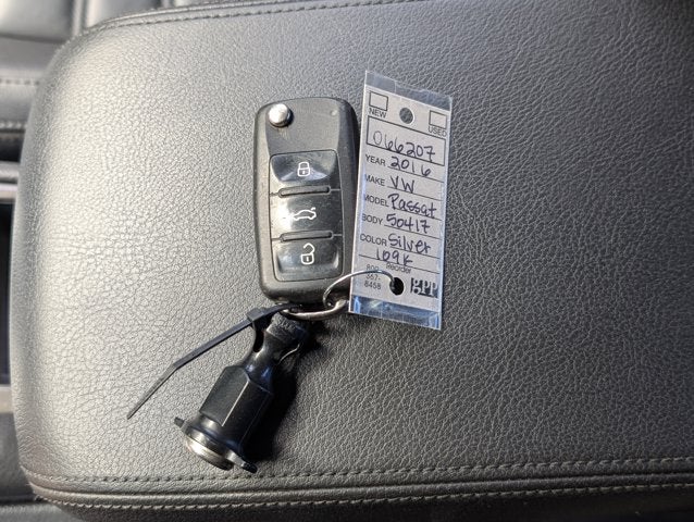 2016 Volkswagen Passat 1.8T SEL