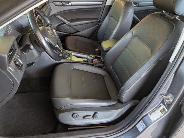 2020 Volkswagen Passat 2.0T R-Line