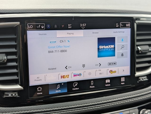 2025 Chrysler Pacifica Select