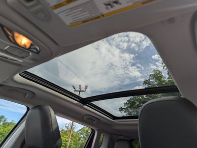 2020 Jeep Compass Latitude w/Sun/Wheel Pkg