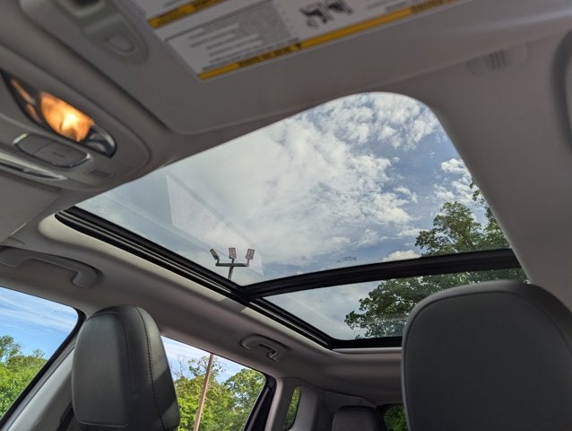 2020 Jeep Compass Latitude w/Sun/Wheel Pkg