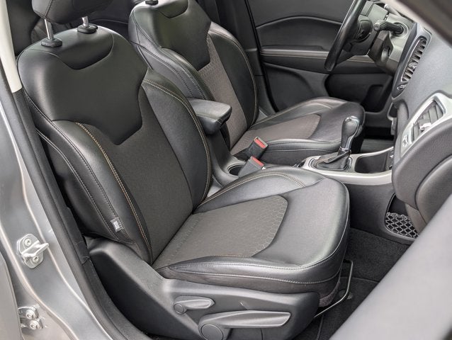 2020 Jeep Compass Latitude w/Sun/Wheel Pkg