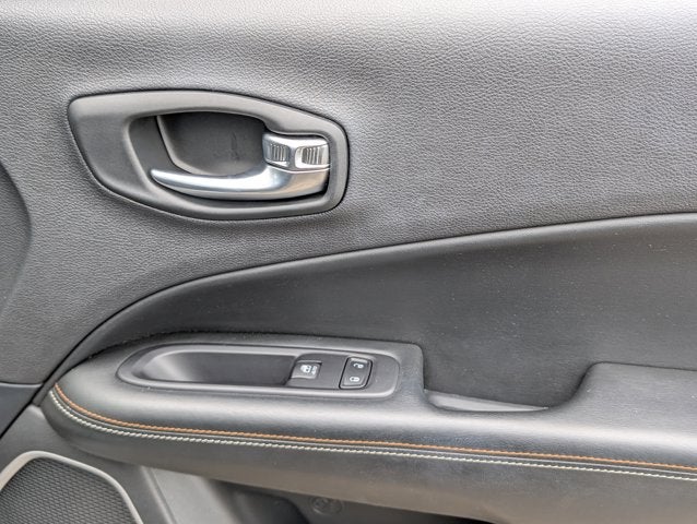 2020 Jeep Compass Latitude w/Sun/Wheel Pkg