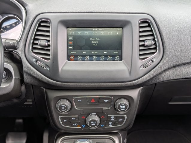 2020 Jeep Compass Latitude w/Sun/Wheel Pkg