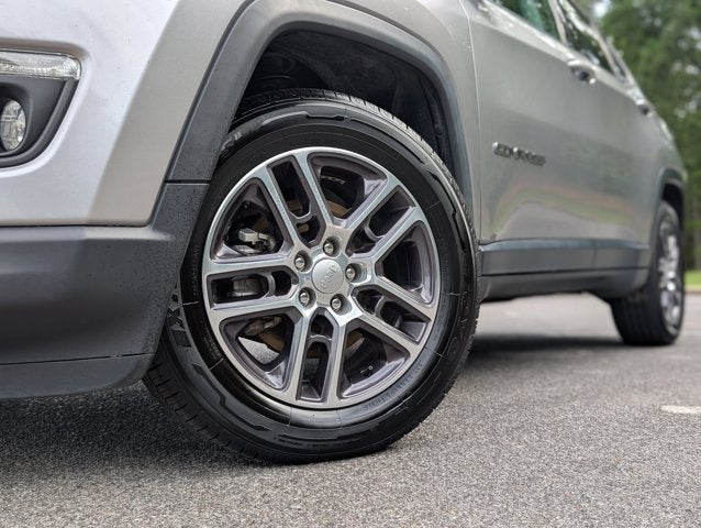 2020 Jeep Compass Latitude w/Sun/Wheel Pkg