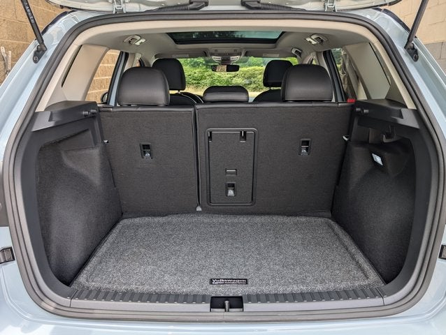 2025 Volkswagen Taos SE Black