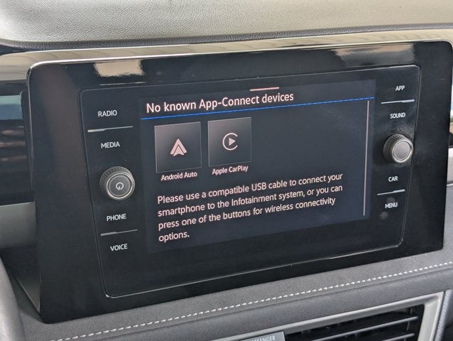 2025 Volkswagen Taos SE Black