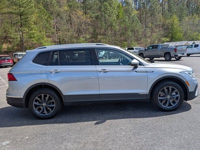 2022 Volkswagen Tiguan SE