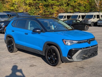 2025 Volkswagen Taos SE Black