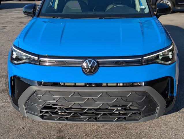 2025 Volkswagen Taos SE Black