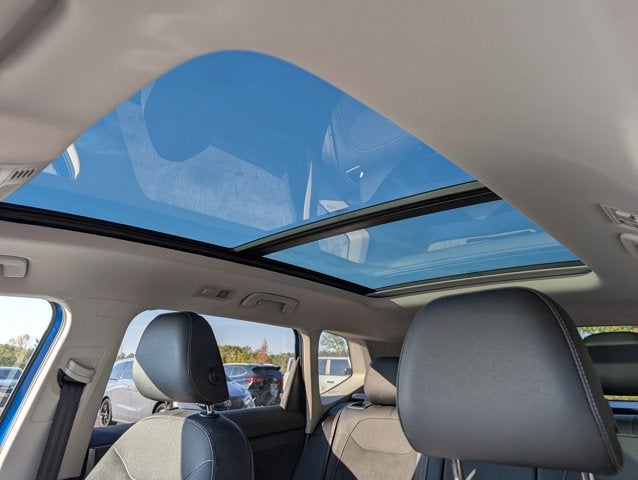 2025 Volkswagen Taos SE Black