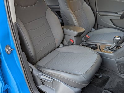 2025 Volkswagen Taos SE Black