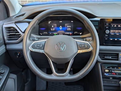 2025 Volkswagen Taos SE Black